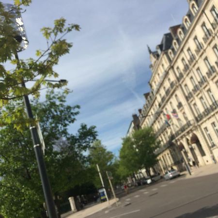 Le Jardin Darcy Liberte Hyper Centre Gare-Ville Parking Public Payant Dans La Rue Dijon Eksteriør billede